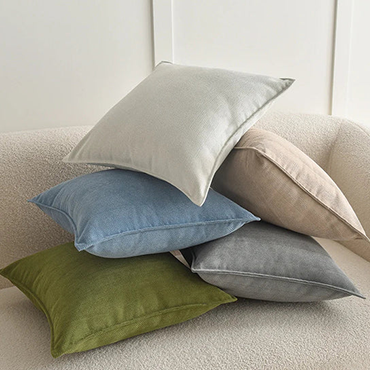 Transform Your Living Room with Stylish Throw Pillows